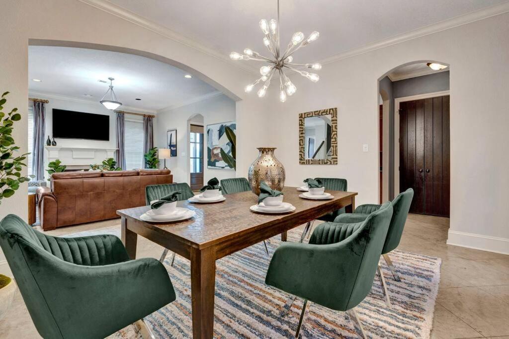 ממפיס Luxury Home With Outdoor Patio And Game Room מראה חיצוני תמונה