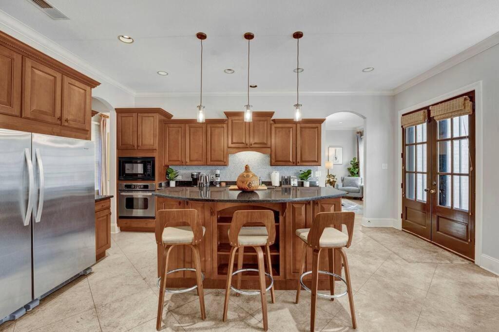 ממפיס Luxury Home With Outdoor Patio And Game Room מראה חיצוני תמונה